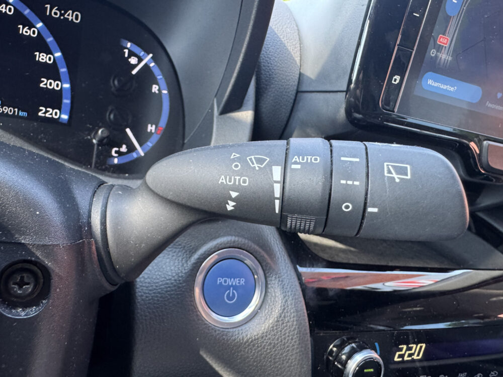 Toyota Yaris Cross 1.5 Hybrid Dynamic // NAVI // CAMERA // ADAPTIVE CRUISE // CLIMA // 12