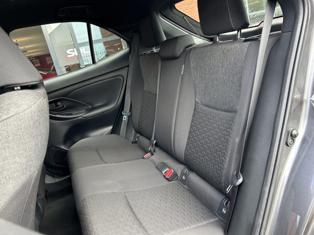 Toyota Yaris Cross 1.5 Hybrid Dynamic // NAVI // CAMERA // ADAPTIVE CRUISE // CLIMA // 29