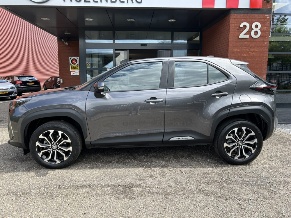 Toyota Yaris Cross 1.5 Hybrid Dynamic // NAVI // CAMERA // ADAPTIVE CRUISE // CLIMA // 3