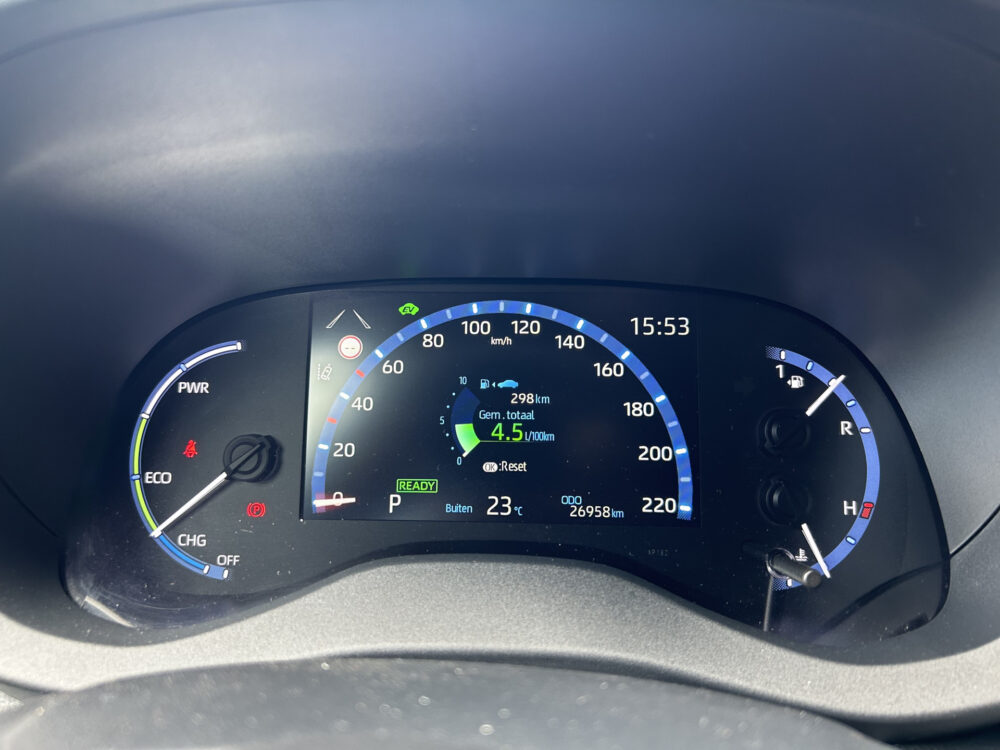 Toyota Yaris Cross 1.5 Hybrid Dynamic // NAVI // CAMERA // ADAPTIVE CRUISE // CLIMA // 33