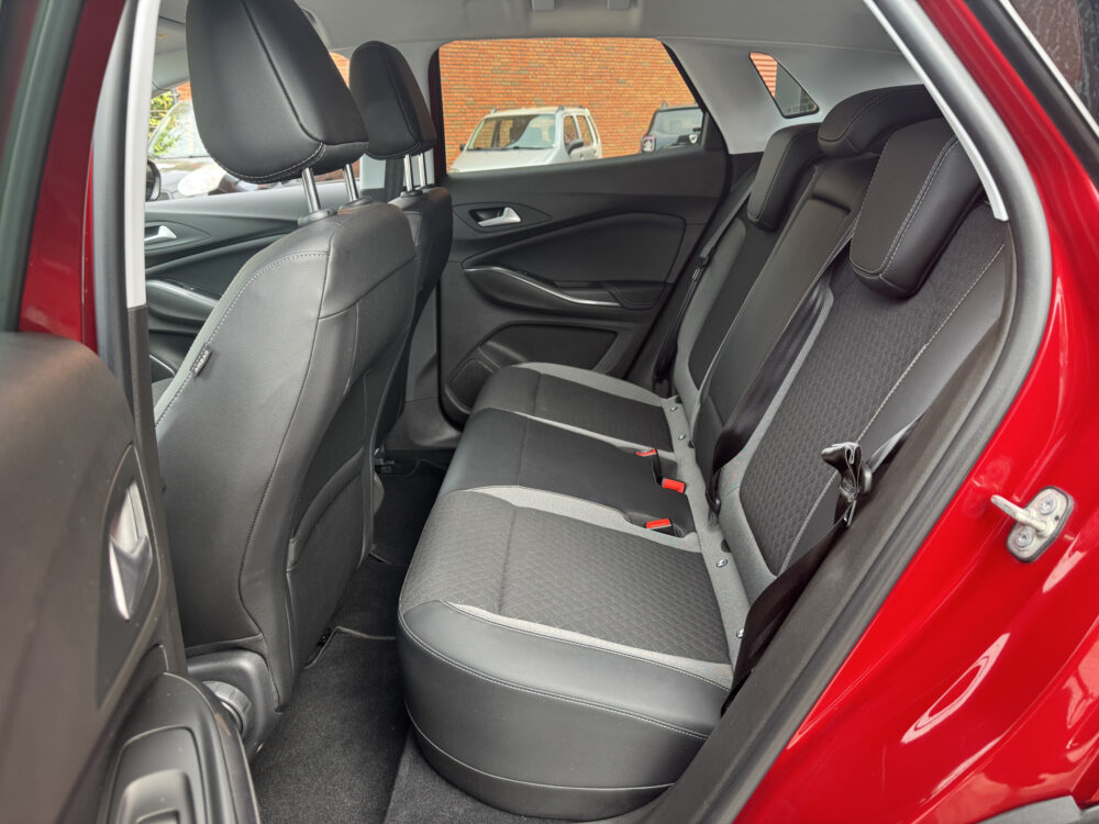 Opel Grandland X 1.6 Turbo Hybrid Business Elegance // FULL LED // KEYLESS // NAVI+CARPLAY // CAMERA+SENSOREN // ELEK. ACHTERKLEP // STOELVERWARM 10
