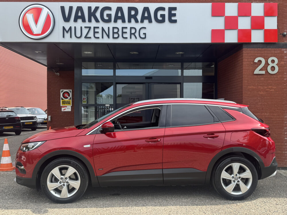 Opel Grandland X 1.6 Turbo Hybrid Business Elegance // FULL LED // KEYLESS // NAVI+CARPLAY // CAMERA+SENSOREN // ELEK. ACHTERKLEP // STOELVERWARM 2