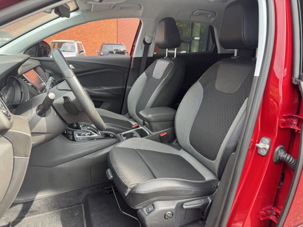 Opel Grandland X 1.6 Turbo Hybrid Business Elegance // FULL LED // KEYLESS // NAVI+CARPLAY // CAMERA+SENSOREN // ELEK. ACHTERKLEP // STOELVERWARM 8