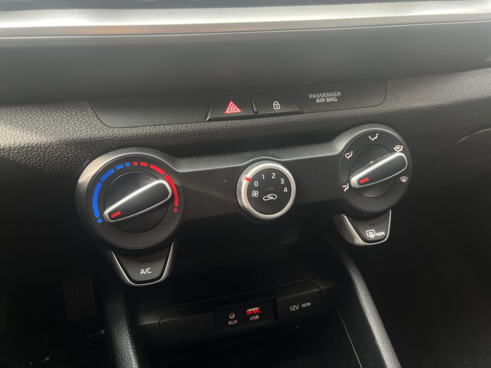 Kia Stonic 1.0 T-GDi DynamicLine // NAVI // CAMERA // CRUISE CONTROL // 20