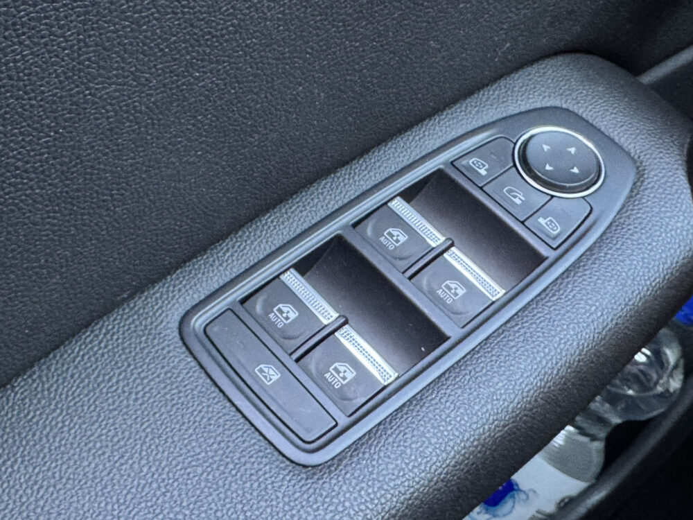 Renault Captur 1.6 E-Tech Plug-in Hybrid 160 Business // NAVI // CAMERA // CLIMA // CRUISE // LED 26