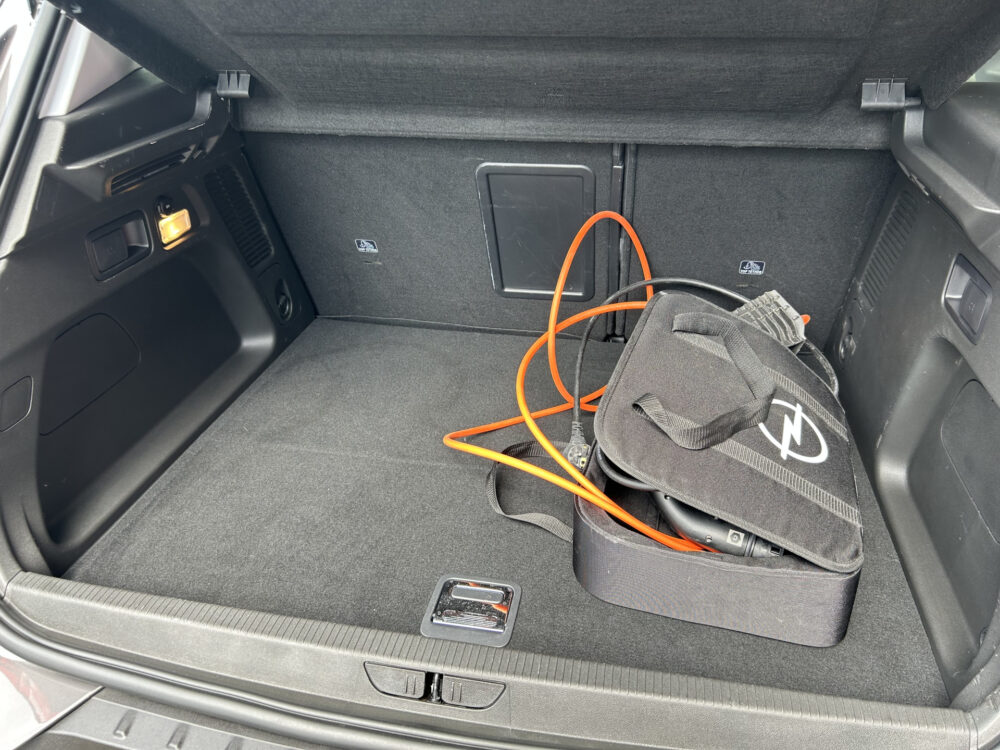 Opel Grandland 1.6 Turbo Hybrid Business Elegance // NAVI + CARPLAY // CLIMA // PDC // CAMERA // ELEK. KOFFERKLEP 30