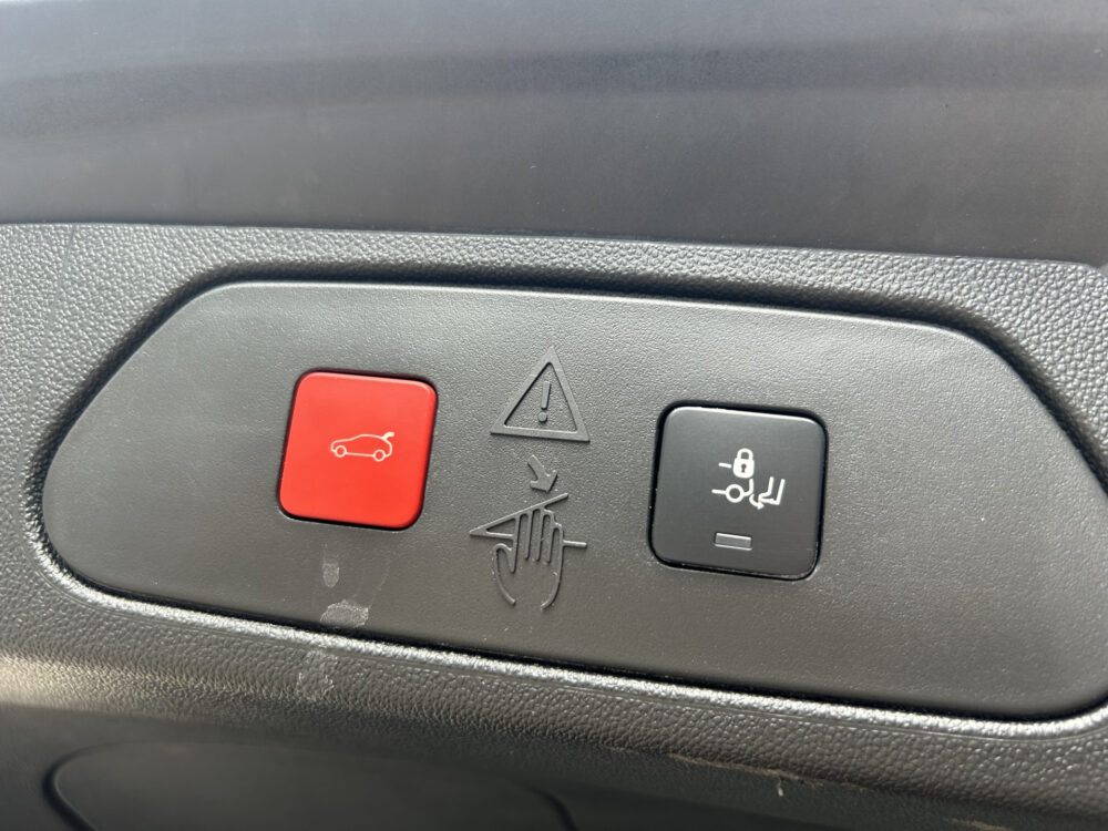 Opel Grandland 1.6 Turbo Hybrid Business Elegance // NAVI + CARPLAY // CLIMA // PDC // CAMERA // ELEK. KOFFERKLEP 31
