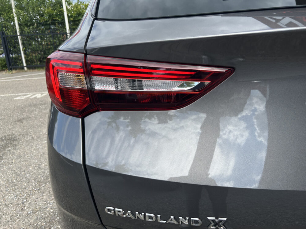 Opel Grandland 1.6 Turbo Hybrid Business Elegance // NAVI + CARPLAY // CLIMA // PDC // CAMERA // ELEK. KOFFERKLEP 32