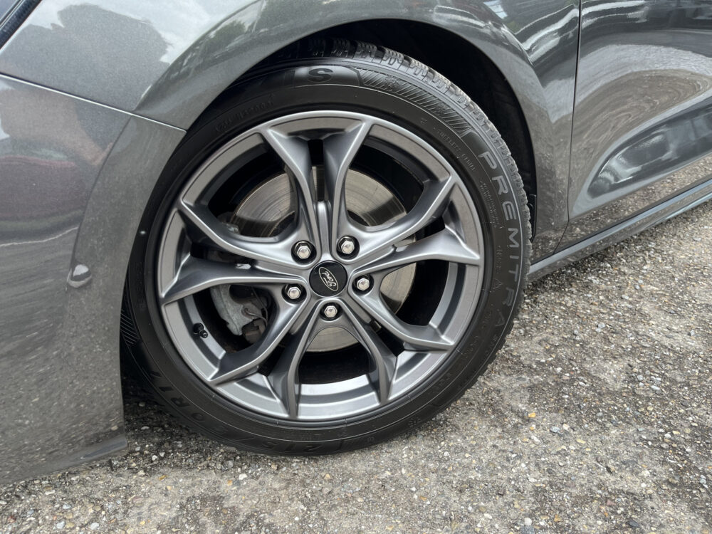 Ford FOCUS Wagon 1.0 EcoBoost ST Line // NAVI // PDC // CRUISE // LED // BLUETOOTH // AIRCO 10