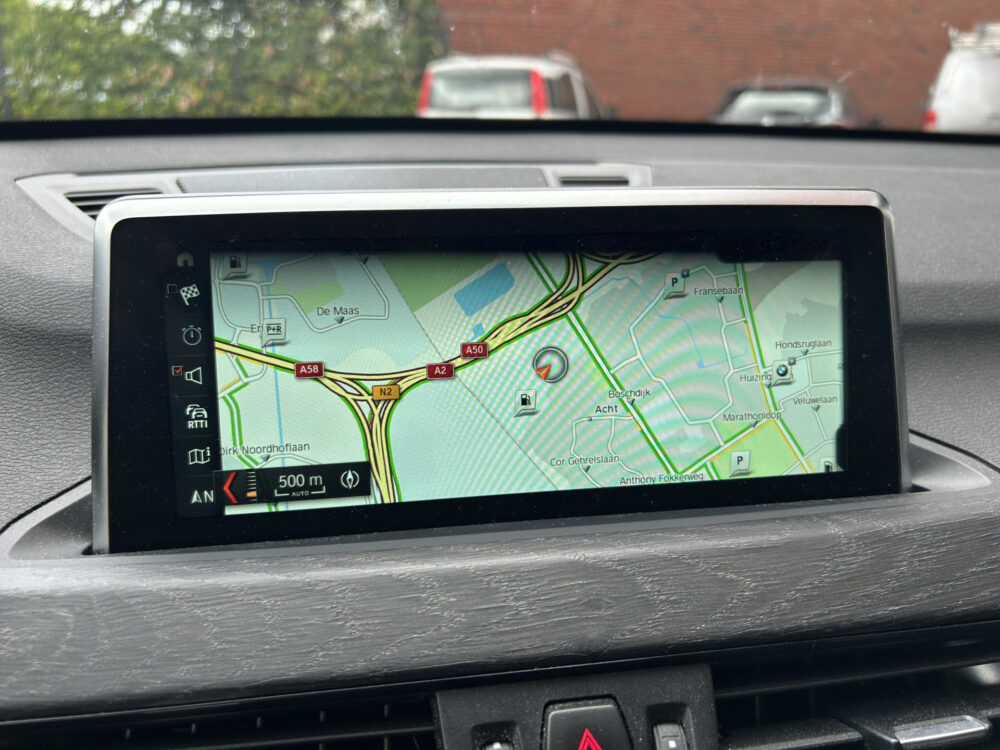 BMW X1 xDrive20i High Executive // HUD // FULL LED // LEDER // CAMERA // NAVI // PDC 14