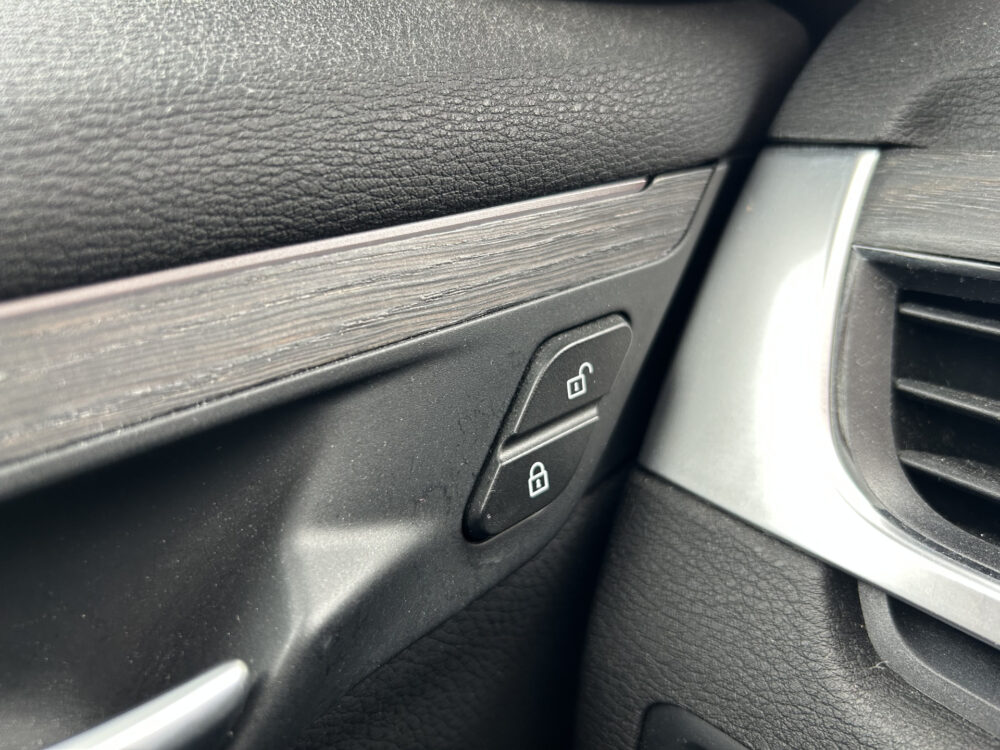 BMW X1 xDrive20i High Executive // HUD // FULL LED // LEDER // CAMERA // NAVI // PDC 21