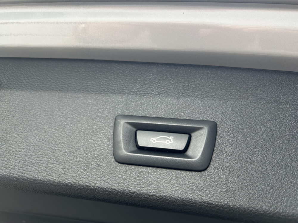 BMW X1 xDrive20i High Executive // HUD // FULL LED // LEDER // CAMERA // NAVI // PDC 27