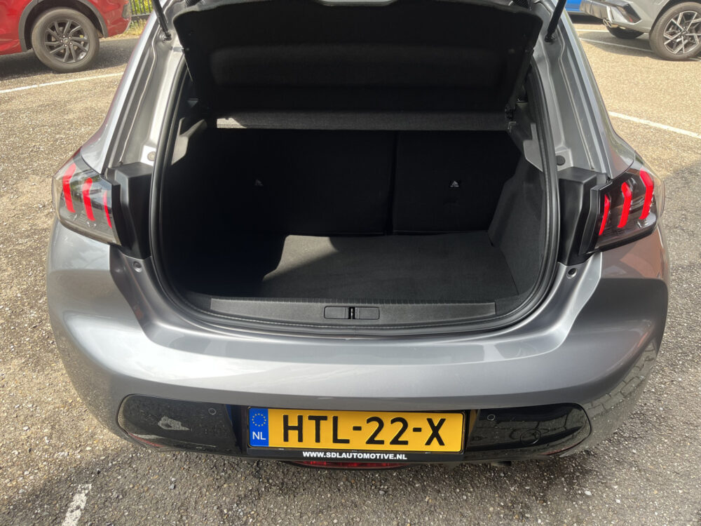 Peugeot 208 1.2 PureTech Allure // HALF LEDER // NAVI+CARPLAY // CAMERA+SENSOREN // CLIMA // CRUISE // 12
