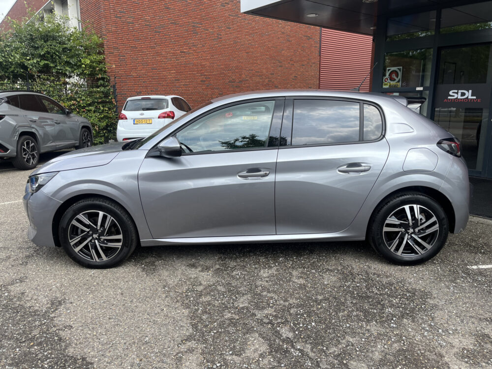 Peugeot 208 1.2 PureTech Allure // HALF LEDER // NAVI+CARPLAY // CAMERA+SENSOREN // CLIMA // CRUISE // 2
