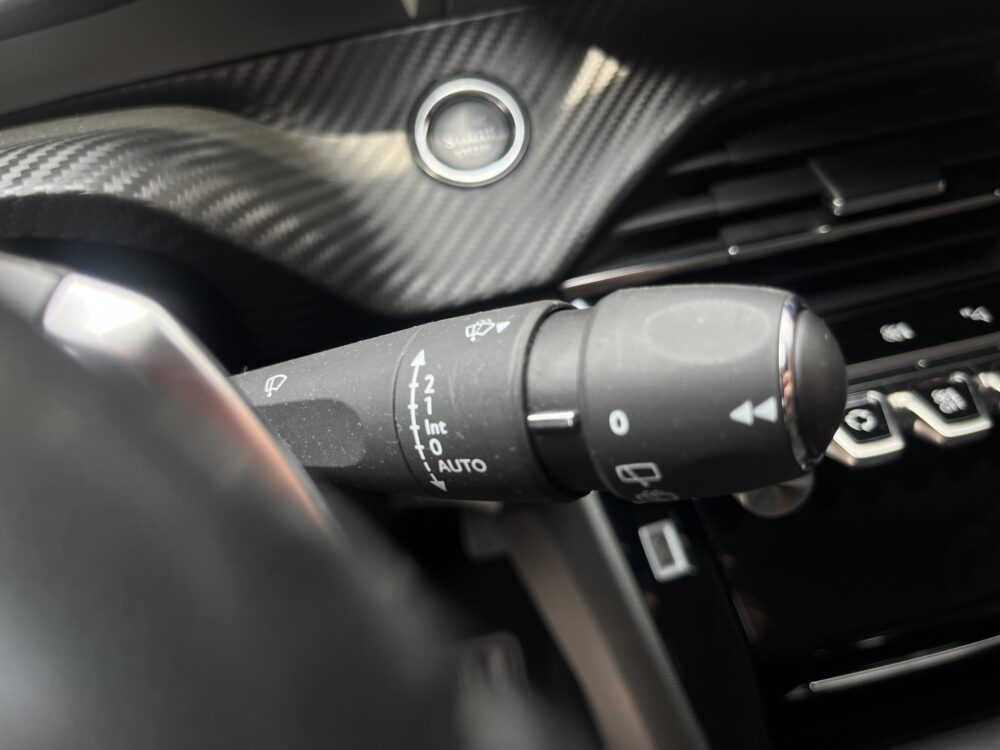 Peugeot 208 1.2 PureTech Allure // HALF LEDER // NAVI+CARPLAY // CAMERA+SENSOREN // CLIMA // CRUISE // 22