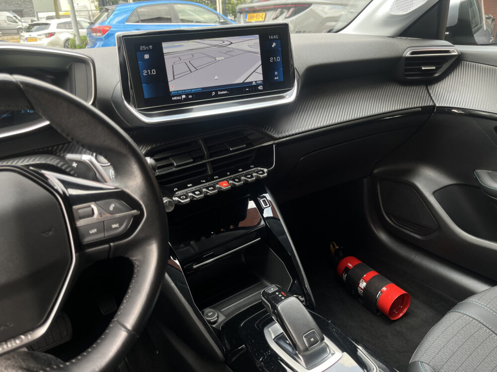 Peugeot 208 1.2 PureTech Allure // HALF LEDER // NAVI+CARPLAY // CAMERA+SENSOREN // CLIMA // CRUISE // 23
