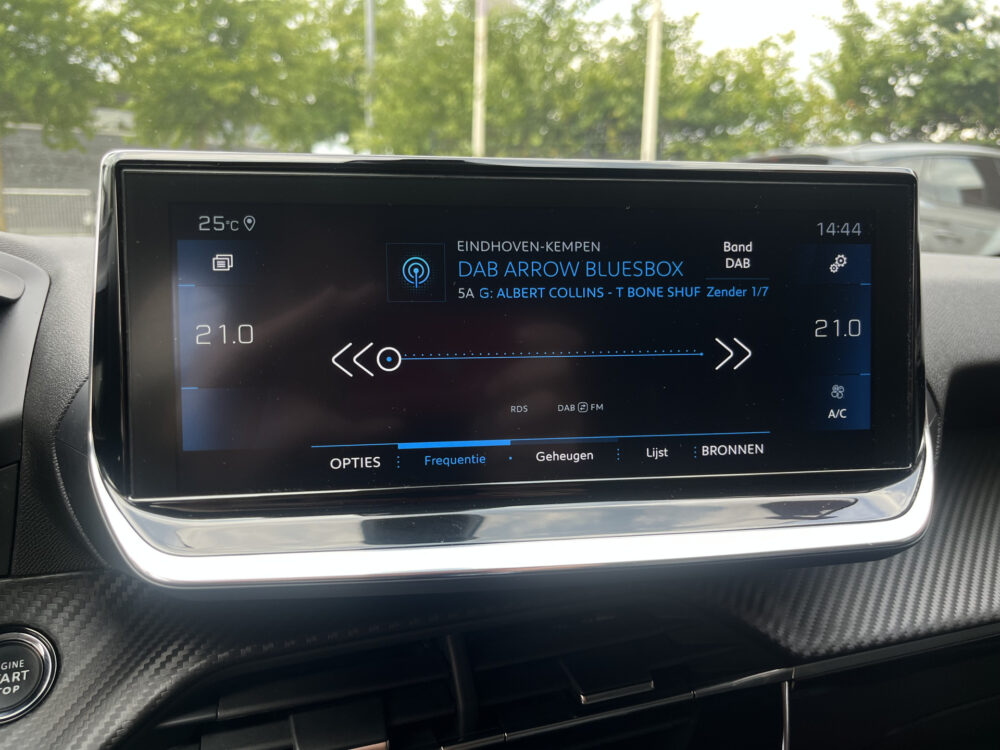 Peugeot 208 1.2 PureTech Allure // HALF LEDER // NAVI+CARPLAY // CAMERA+SENSOREN // CLIMA // CRUISE // 27