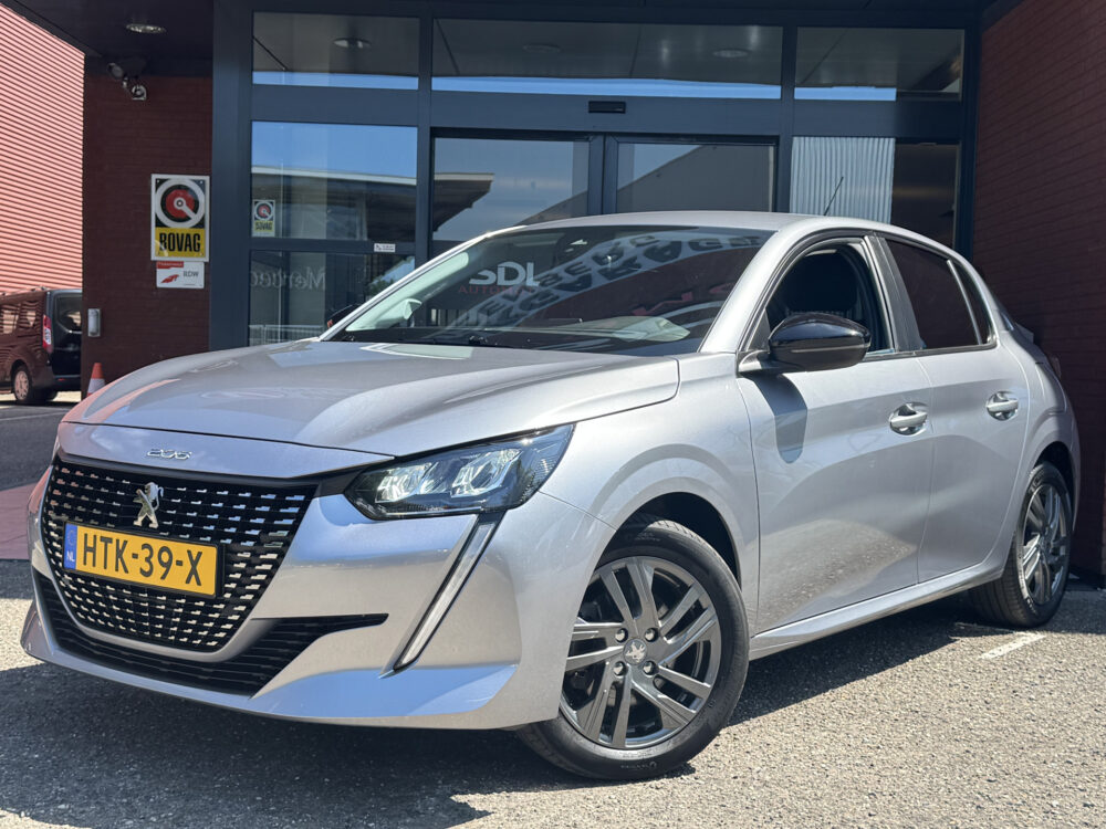 Peugeot 208 1.2 PureTech Allure // CRUISE // NAVI // PDC // APPLE CARPLAY - ANDROID AUTO // DAB RADIO // LED // 1