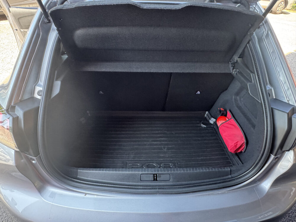 Peugeot 208 1.2 PureTech Allure // CRUISE // NAVI // PDC // APPLE CARPLAY - ANDROID AUTO // DAB RADIO // LED // 28