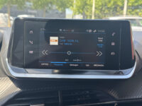 Peugeot 208 1.2 PureTech Allure // CRUISE // NAVI // PDC // APPLE CARPLAY - ANDROID AUTO // DAB RADIO // LED // 43