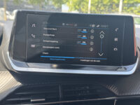 Peugeot 208 1.2 PureTech Allure // CRUISE // NAVI // PDC // APPLE CARPLAY - ANDROID AUTO // DAB RADIO // LED // 45