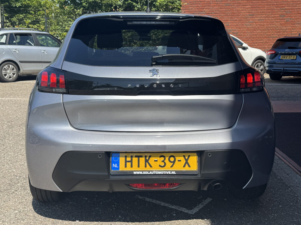 Peugeot 208 1.2 PureTech Allure // CRUISE // NAVI // PDC // APPLE CARPLAY - ANDROID AUTO // DAB RADIO // LED // 6