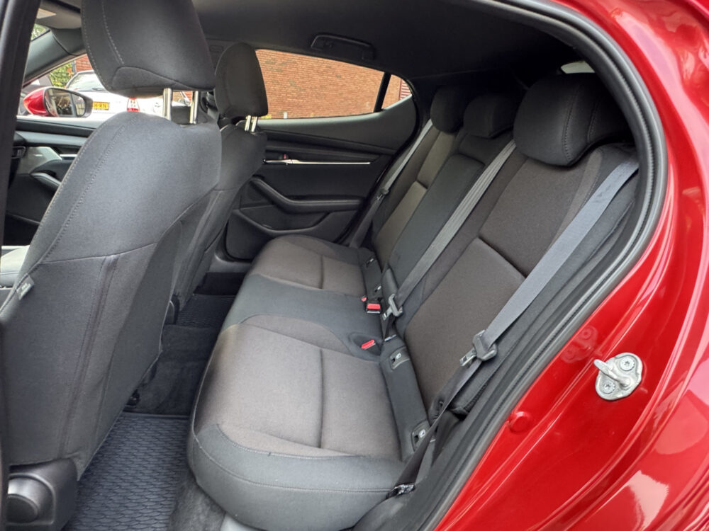 Mazda 3 2.0 e-SkyActiv-G M Hybrid 122 Luxury // FULL LED // NAVI + CARPLAY // 360 CAMERA + SENSOREN // BOSE AUDIO // HUD // ADAPTIV CRUI 10