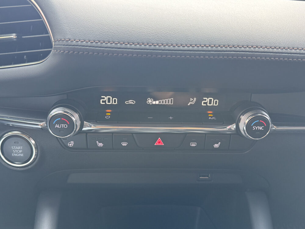 Mazda 3 2.0 e-SkyActiv-G M Hybrid 122 Luxury // FULL LED // NAVI + CARPLAY // 360 CAMERA + SENSOREN // BOSE AUDIO // HUD // ADAPTIV CRUI 20