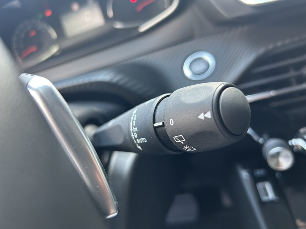 Peugeot 2008 1.2 PureTech Allure // LED // CAMERA+SENSOREN // NAVI+ CARPLAY // CLIMA // 13
