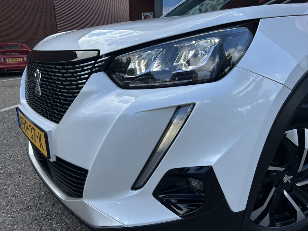 Peugeot 2008 1.2 PureTech Allure // LED // CAMERA+SENSOREN // NAVI+ CARPLAY // CLIMA // 25