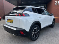 Peugeot 2008 1.2 PureTech Allure // LED // CAMERA+SENSOREN // NAVI+ CARPLAY // CLIMA // 35