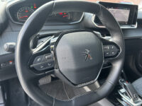 Peugeot 2008 1.2 PureTech Allure // LED // CAMERA+SENSOREN // NAVI+ CARPLAY // CLIMA // 39