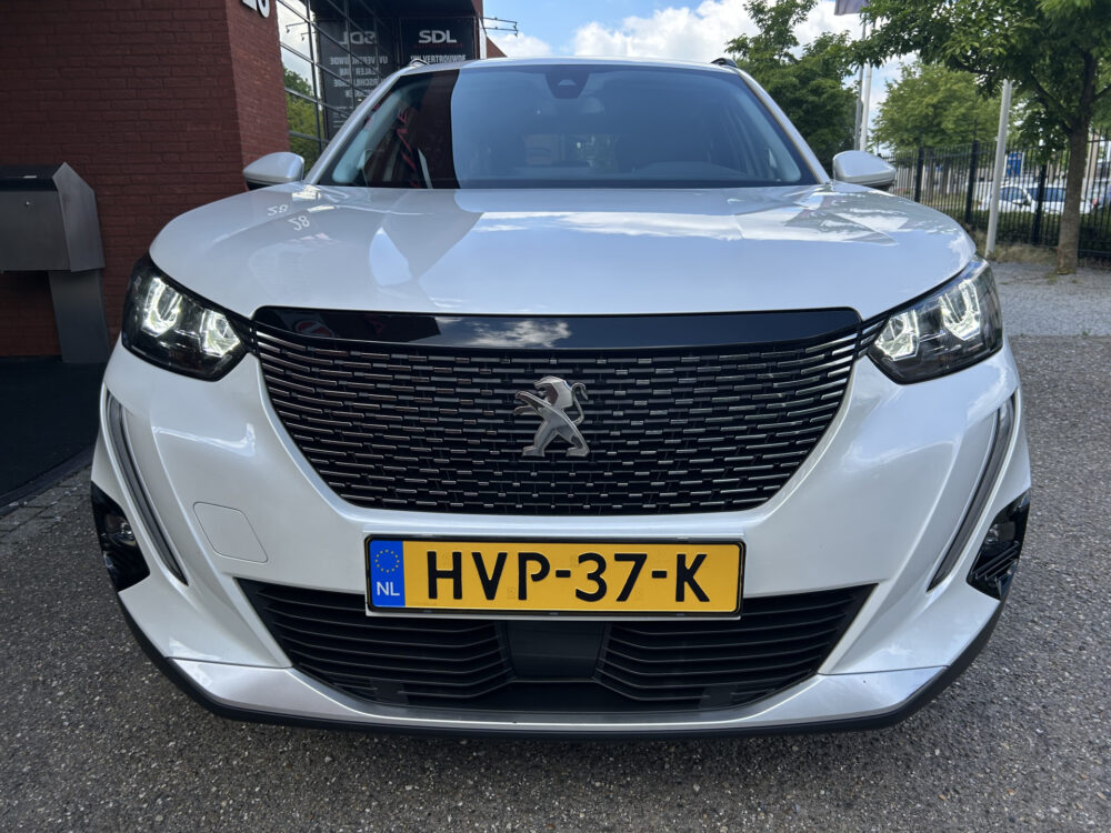 Peugeot 2008 1.2 PureTech Allure // LED // CAMERA+SENSOREN // NAVI+ CARPLAY // CLIMA // 4