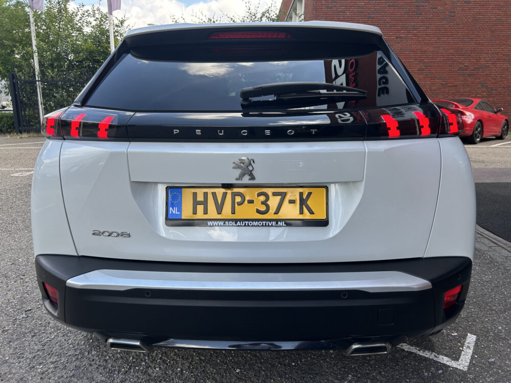 Peugeot 2008 1.2 PureTech Allure // LED // CAMERA+SENSOREN // NAVI+ CARPLAY // CLIMA // 5