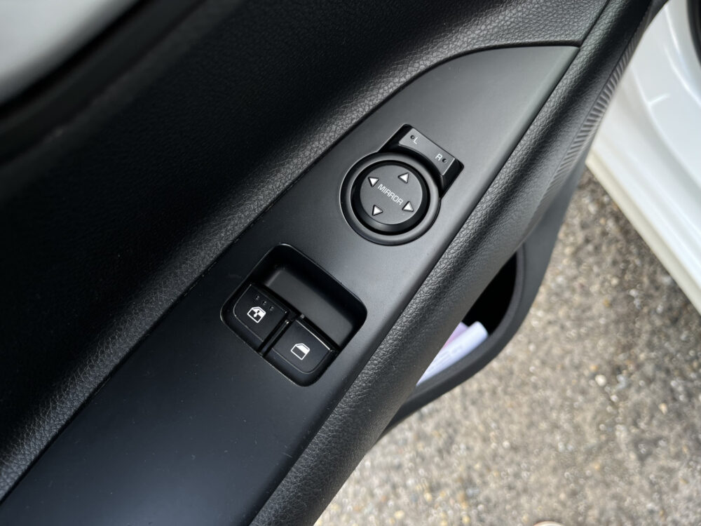 Kia Rio 1.2 CVVT DynamicLine // NAVI // AIRCO // CAMERA // LICHT METALEN VELGEN // APPLE CARPLAY - ANDROID AUTO // 16