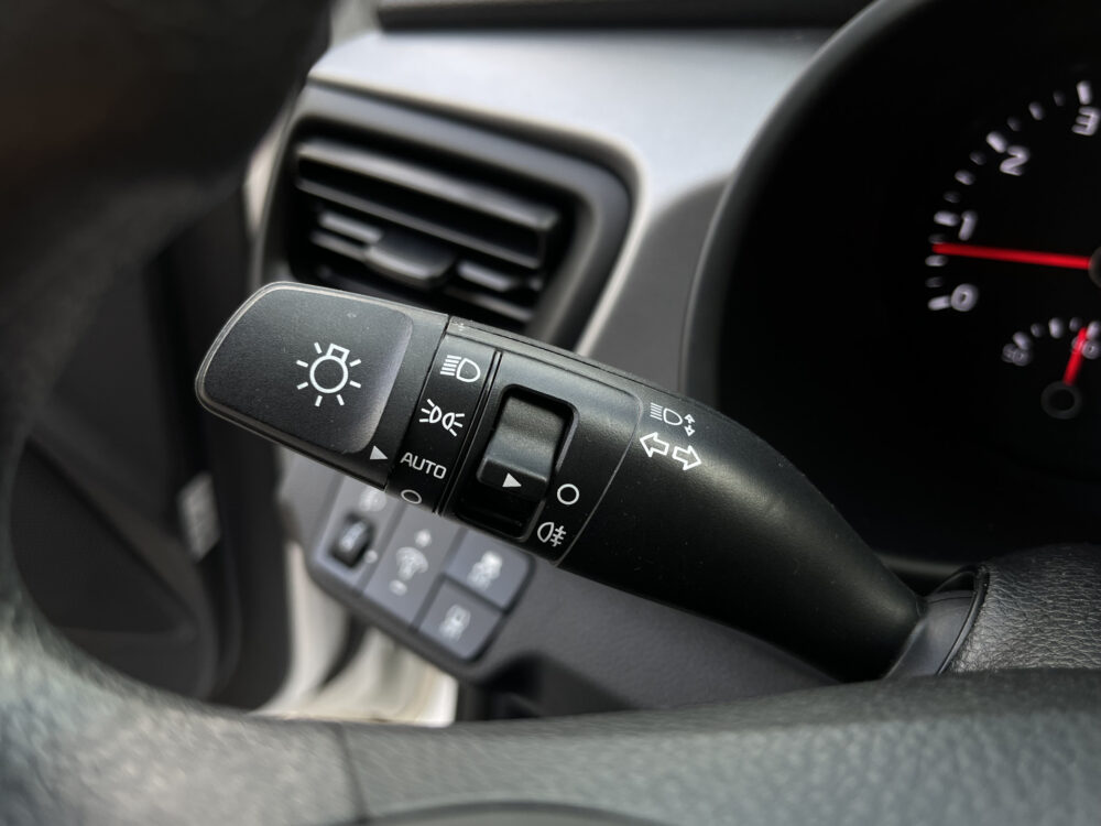Kia Rio 1.2 CVVT DynamicLine // NAVI // AIRCO // CAMERA // LICHT METALEN VELGEN // APPLE CARPLAY - ANDROID AUTO // 19