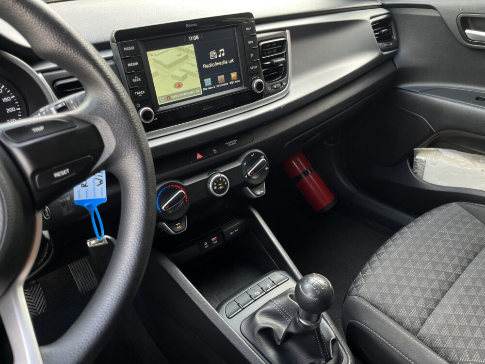 Kia Rio 1.2 CVVT DynamicLine // NAVI // AIRCO // CAMERA // LICHT METALEN VELGEN // APPLE CARPLAY - ANDROID AUTO // 20