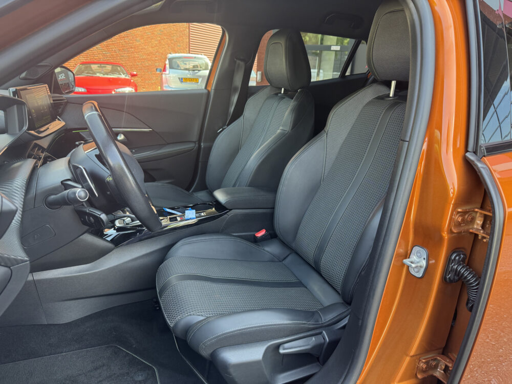 Peugeot 2008 1.2 PureTech GT-Line // LED // HALF LEDER // DODEHOEK // CRUISE // STOELVERWARMING // APPLE-ANROID AUTO // 10