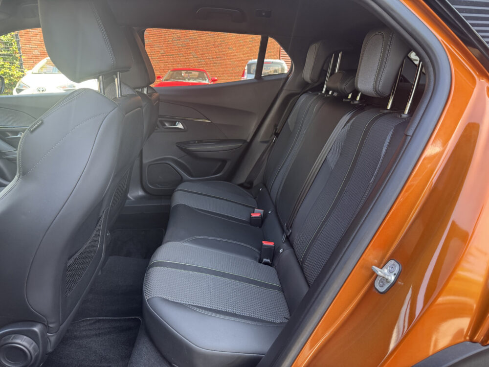 Peugeot 2008 1.2 PureTech GT-Line // LED // HALF LEDER // DODEHOEK // CRUISE // STOELVERWARMING // APPLE-ANROID AUTO // 11