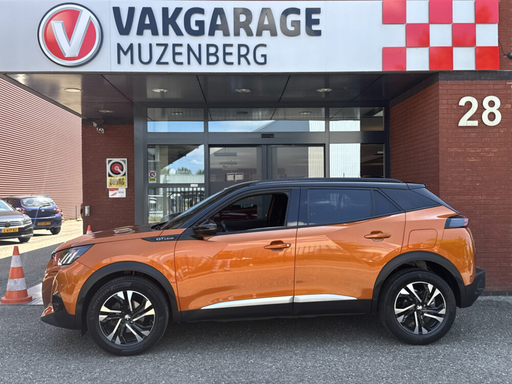 Peugeot 2008 1.2 PureTech GT-Line // LED // HALF LEDER // DODEHOEK // CRUISE // STOELVERWARMING // APPLE-ANROID AUTO // 2