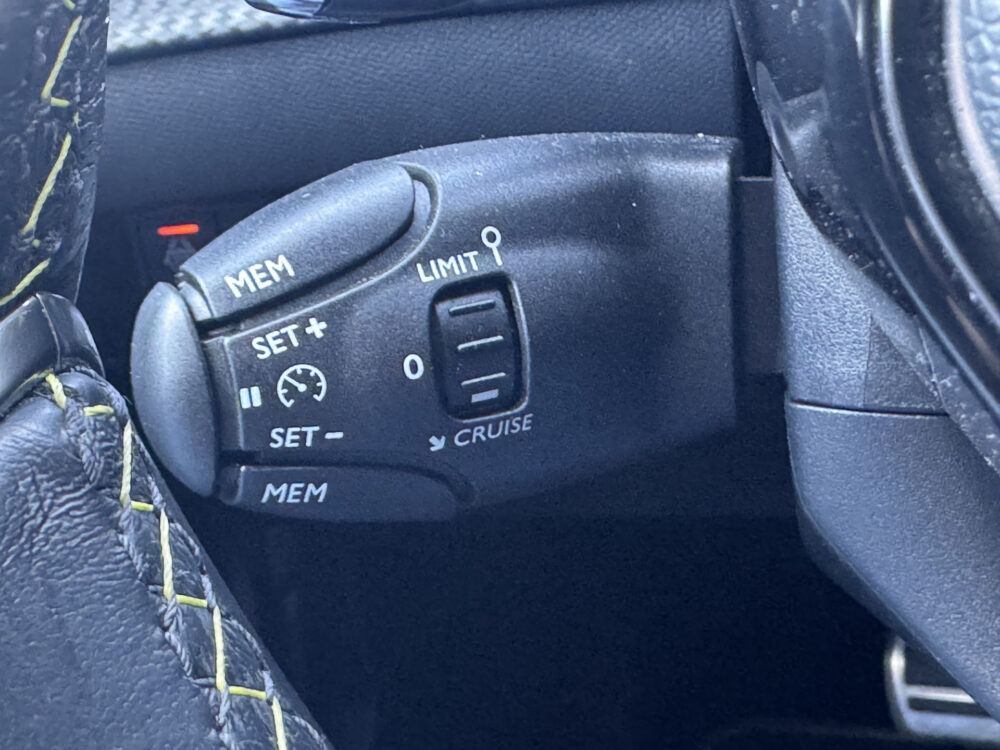 Peugeot 2008 1.2 PureTech GT-Line // LED // HALF LEDER // DODEHOEK // CRUISE // STOELVERWARMING // APPLE-ANROID AUTO // 28