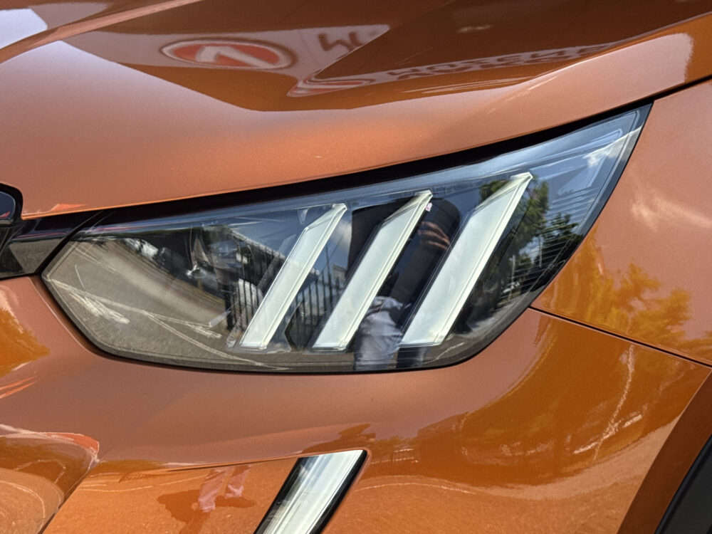 Peugeot 2008 1.2 PureTech GT-Line // LED // HALF LEDER // DODEHOEK // CRUISE // STOELVERWARMING // APPLE-ANROID AUTO // 6