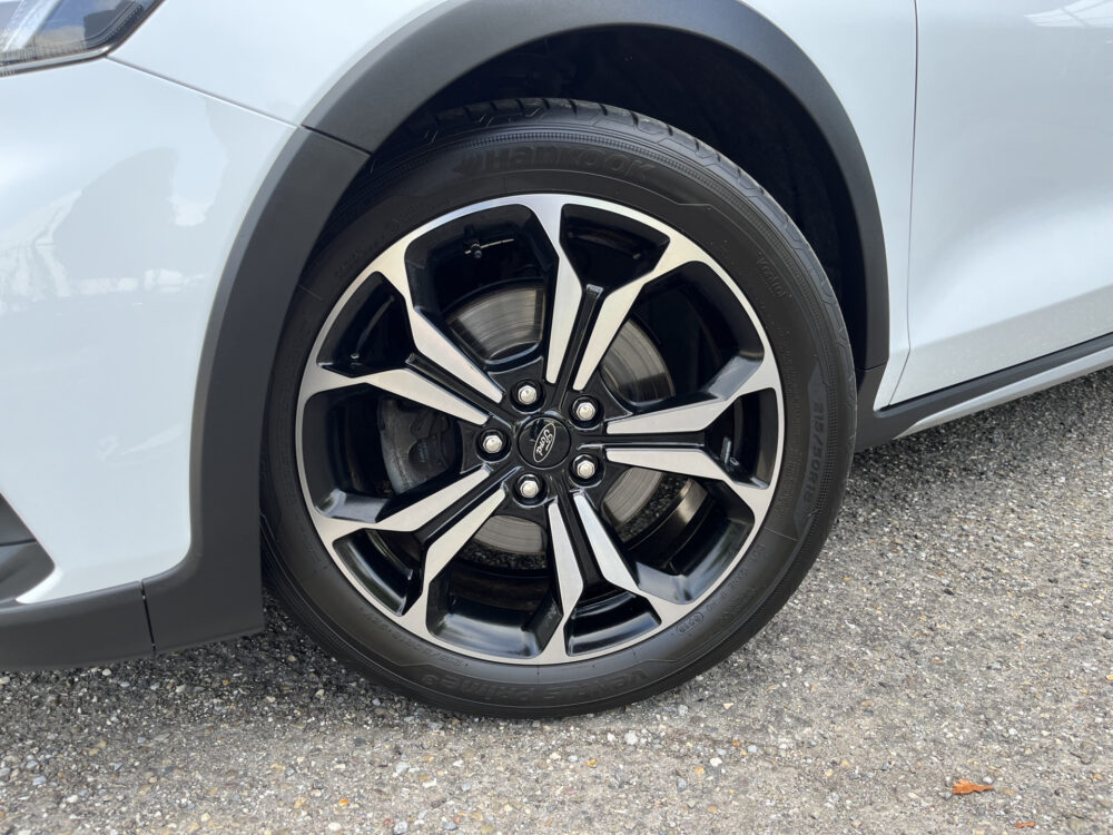 Ford FOCUS Wagon 1.5 EcoBoost Active Business // FULL LED // NAVI + CARPLAY // CLIMA // PDC V+A // CAMERA 10