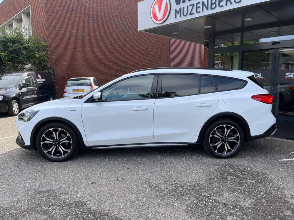 Ford FOCUS Wagon 1.5 EcoBoost Active Business // FULL LED // NAVI + CARPLAY // CLIMA // PDC V+A // CAMERA 2