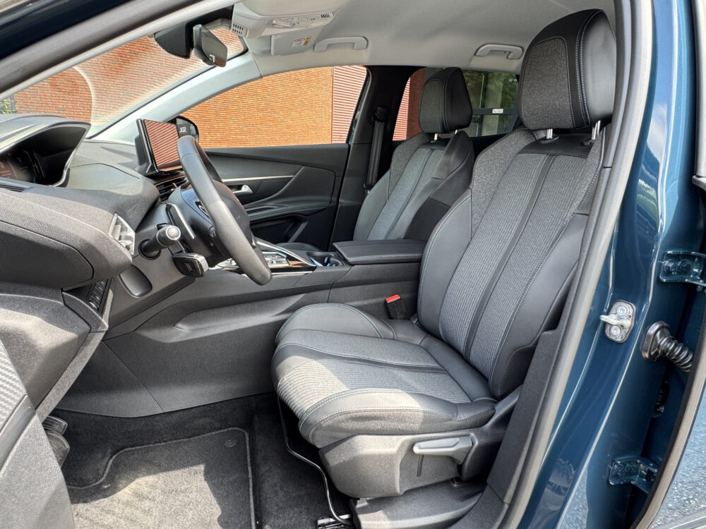 Peugeot 3008 1.6 HYbrid 225 Allure // LED // NAVI + CARPLAY // CAMERA + SENSOREN // STOELVERWARMING 10