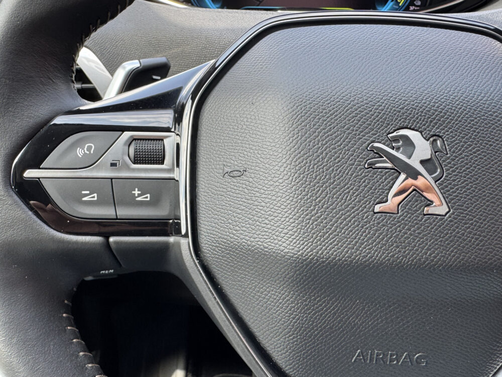 Peugeot 3008 1.6 HYbrid 225 Allure // LED // NAVI + CARPLAY // CAMERA + SENSOREN // STOELVERWARMING 14