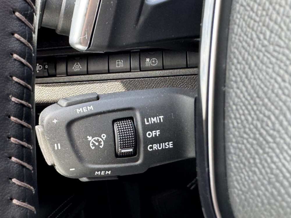 Peugeot 3008 1.6 HYbrid 225 Allure // LED // NAVI + CARPLAY // CAMERA + SENSOREN // STOELVERWARMING 28