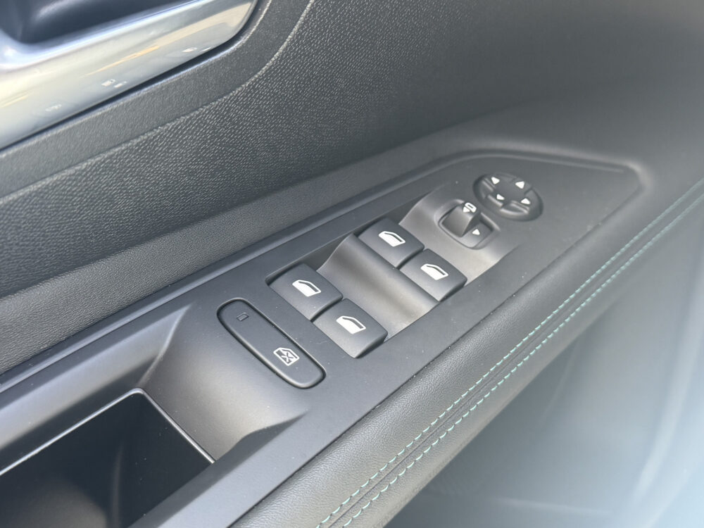 Peugeot 3008 1.6 HYbrid 225 Allure // LED // NAVI + CARPLAY // CAMERA + SENSOREN // STOELVERWARMING 30
