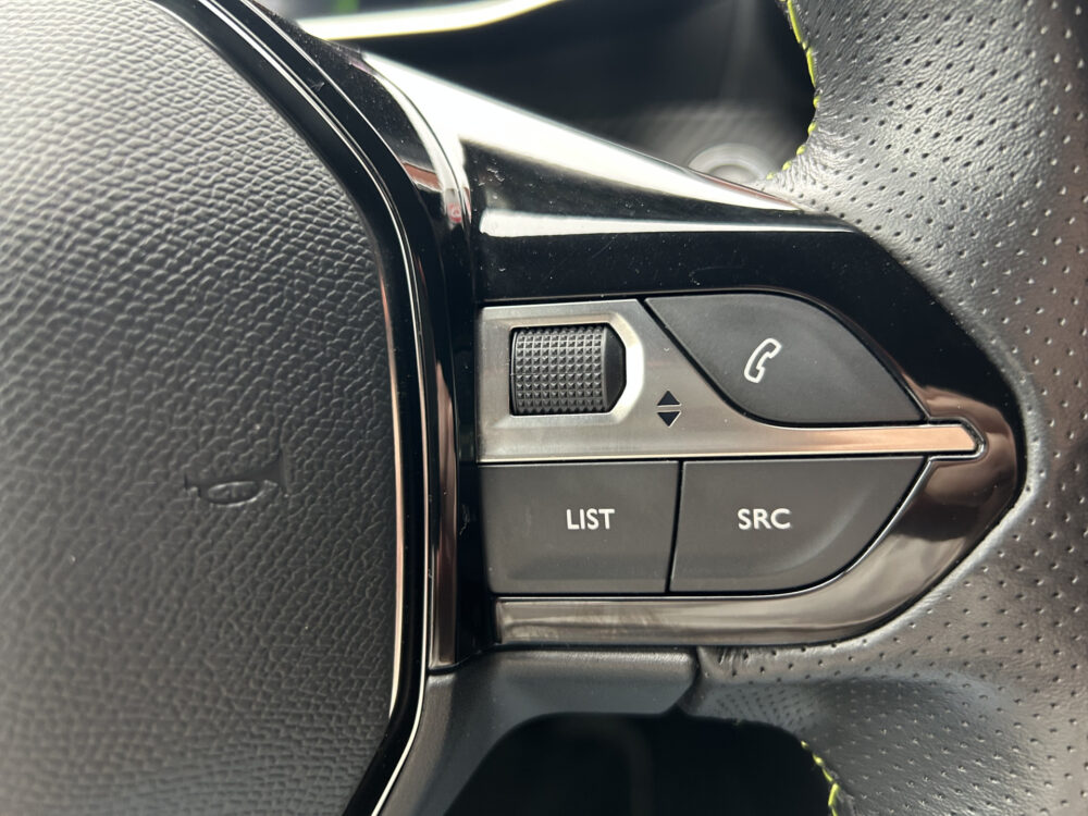 Peugeot 2008 1.2 PureTech GT-Line 131 PK! // LED // 3D COCKPIT // APPLE-ANDROID AUTO // CRUISE // STOELVERWARMING // 10