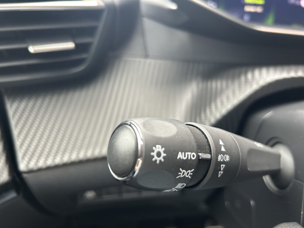 Peugeot 2008 1.2 PureTech GT-Line 131 PK! // LED // 3D COCKPIT // APPLE-ANDROID AUTO // CRUISE // STOELVERWARMING // 11